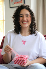 Load image into Gallery viewer, Mini Bow embroidered T-Shirt