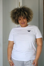 Load image into Gallery viewer, Bumble bee embroidered T-shirt