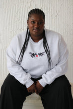 Load image into Gallery viewer, Double heart bee embroidered sweater