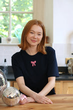 Load image into Gallery viewer, Mini Bow embroidered T-Shirt