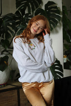 Load image into Gallery viewer, Mini Bow Wreath Sweater