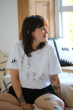 Load image into Gallery viewer, Large wildflower with doodle bee sleeve t-shirt