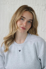 Load image into Gallery viewer, mini bee sweater - medium , large