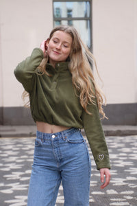 Cropped Fleece with sleeve embroidery