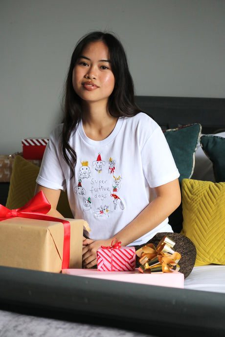 Super festive dogs embroidered t-shirt