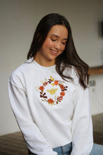 Load image into Gallery viewer, Autumnal Bee Wreath Sweater