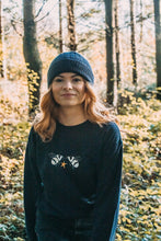 Load image into Gallery viewer, Star bee embroidered sweater