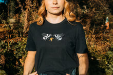 Load image into Gallery viewer, Embroidered Star bee tee