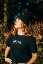 Load image into Gallery viewer, Embroidered Star bee tee