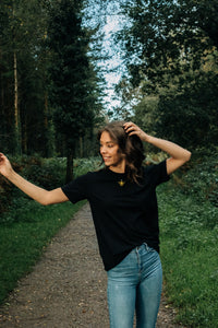 Mini star bee embroidered organic t-shirt