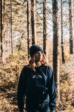 Load image into Gallery viewer, Star bee embroidered sweater
