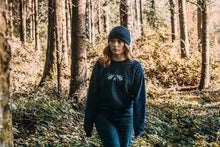 Load image into Gallery viewer, Star bee embroidered sweater