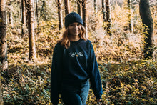 Load image into Gallery viewer, Star bee embroidered sweater
