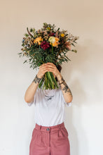 Load image into Gallery viewer, T-shirt with thanks a bunch slogan embroidery