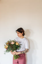 Load image into Gallery viewer, T-shirt with thanks a bunch slogan embroidery
