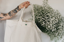 Load image into Gallery viewer, Maxi canvas bag with Have a really lovely day and mini bee
