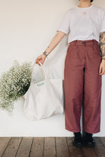 Load image into Gallery viewer, Maxi canvas bag with Have a really lovely day and mini bee