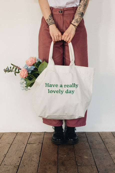 Maxi canvas bag with Have a really lovely day with big bunch flowers