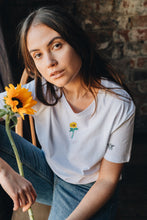 Load image into Gallery viewer, Sunflower and embroidered bee sleeve embroidered t-shirt