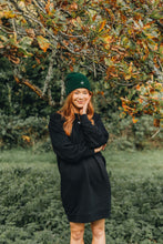 Load image into Gallery viewer, Star embroidered beanie