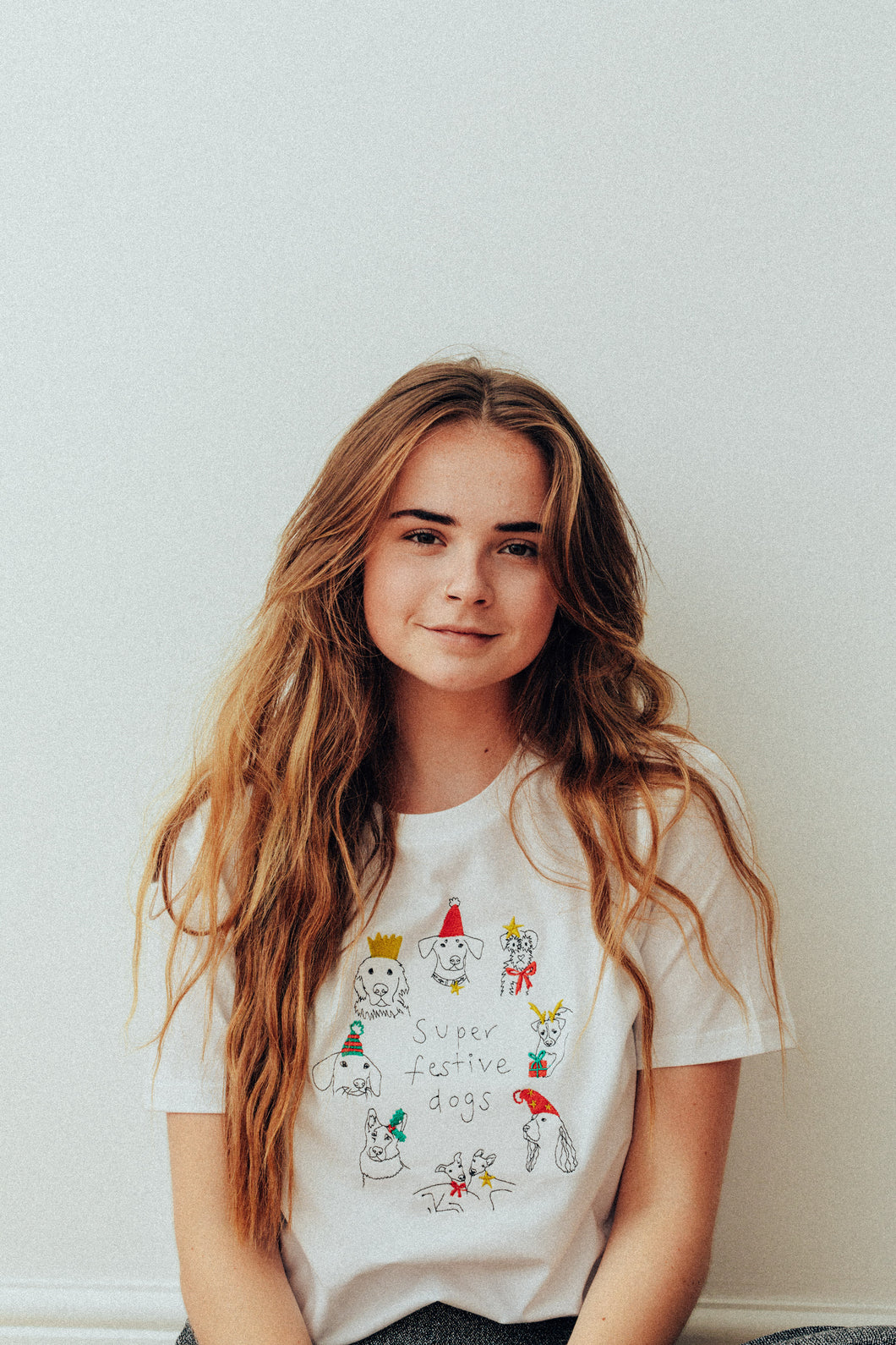 Super festive dogs embroidered t-shirt