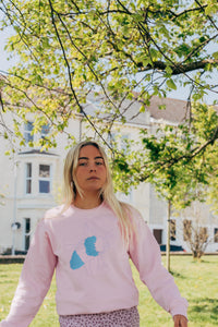Embroidered big doodle bee sweater