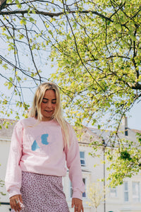 Embroidered big doodle bee sweater