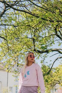Embroidered big doodle bee sweater
