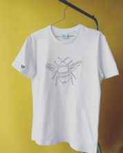 Load image into Gallery viewer, Big bee embroidered organic t-shirt with bee sleeve detail