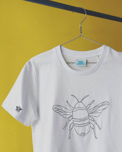 Big bee embroidered organic t-shirt with bee sleeve detail