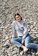Load image into Gallery viewer, Bee embroidered sweater