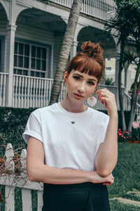Mini bee embroidered organic t-shirt.