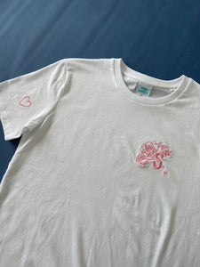Floral bee initial t-shirt