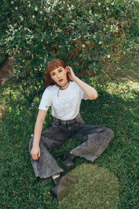 Big bee embroidered organic t-shirt with bee sleeve detail